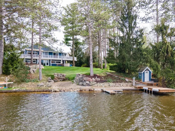 900 Indianwood Rd, Lake Orion, MI 48362