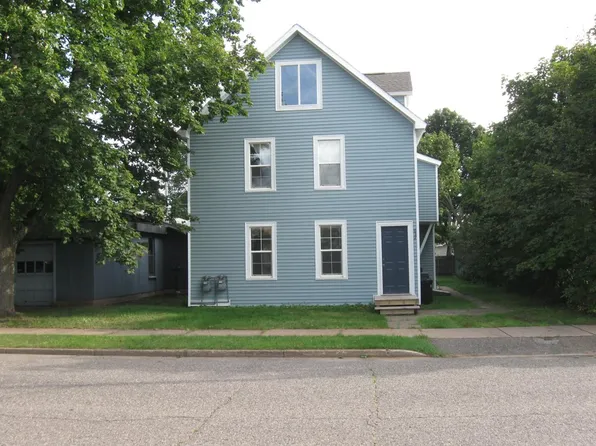 632 Park St #1, Ishpeming, MI 49849