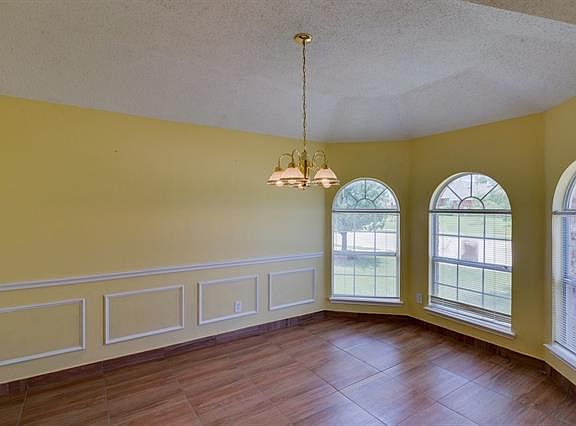 4th image of 3503 Rosewood Ln