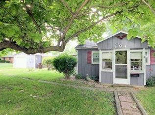 604 Locust St, Mahomet, IL 61853