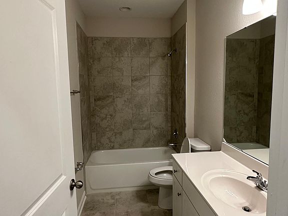3rd image of 249 Wineberry Ln