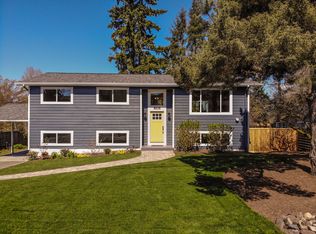 8828 NE 203rd Pl, Bothell, WA 98011