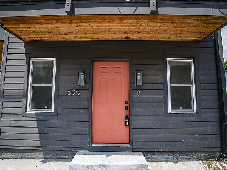 505 N Cameron St — Photo 3