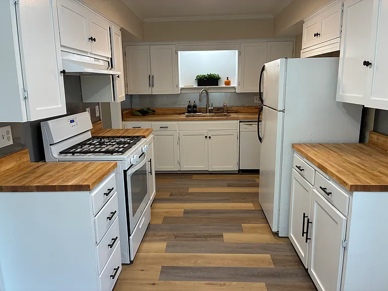 8301 Floyd St — Photo 23