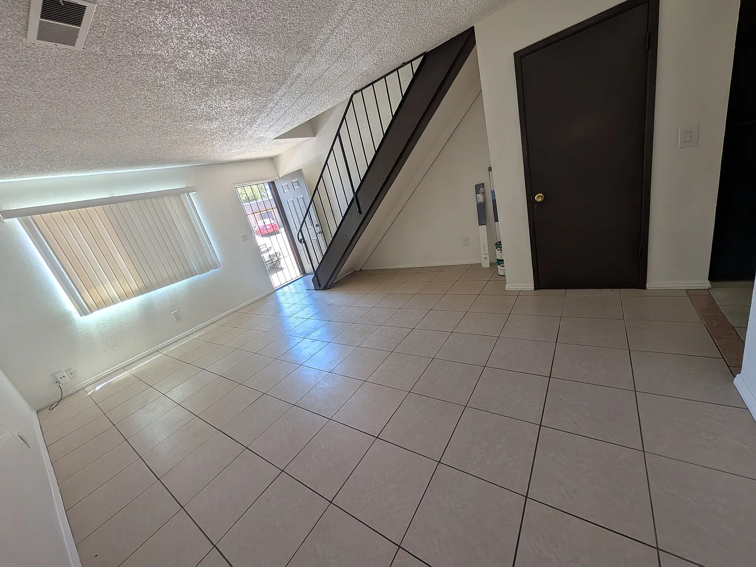 2 bed, 980 sqft, $1,650 — Photo 1