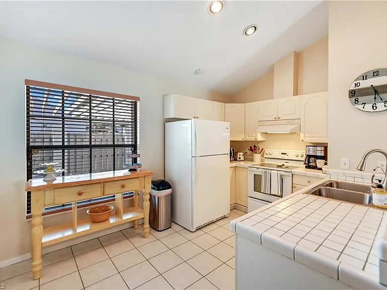 878 Meadowland Dr #4 — Photo 6