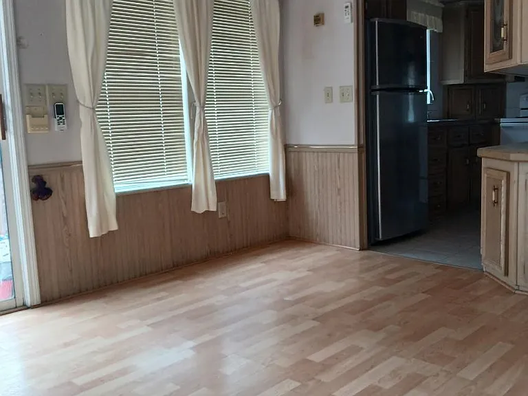 1720 NW 38th Ave #5 — Photo 7
