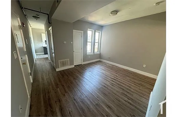 Building Photo - 700 Chancellor Ave #202