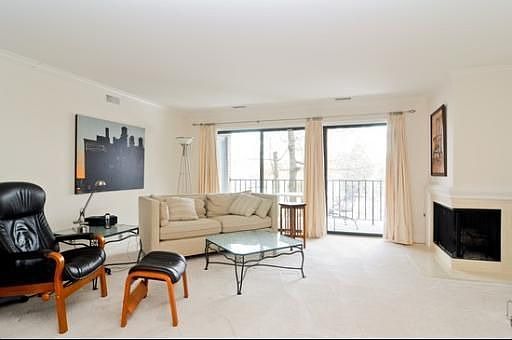 2nd image of 1 Ct Of Harborside APT 211