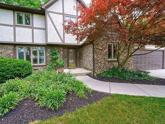 2nd image of 8719 Ramblewood Ct