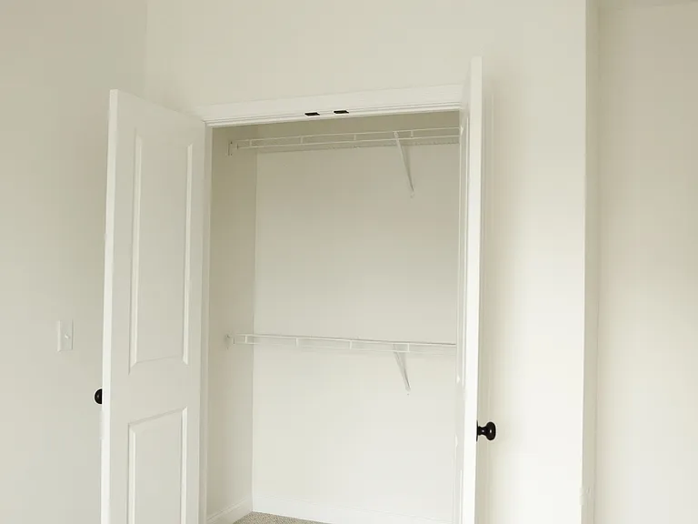 Oak Hill Apartments — Photo 7