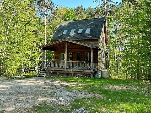 3rd image of 47 Riverbend Way