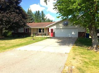 1484 Kenowa Ave SW, Grand Rapids, MI 49534