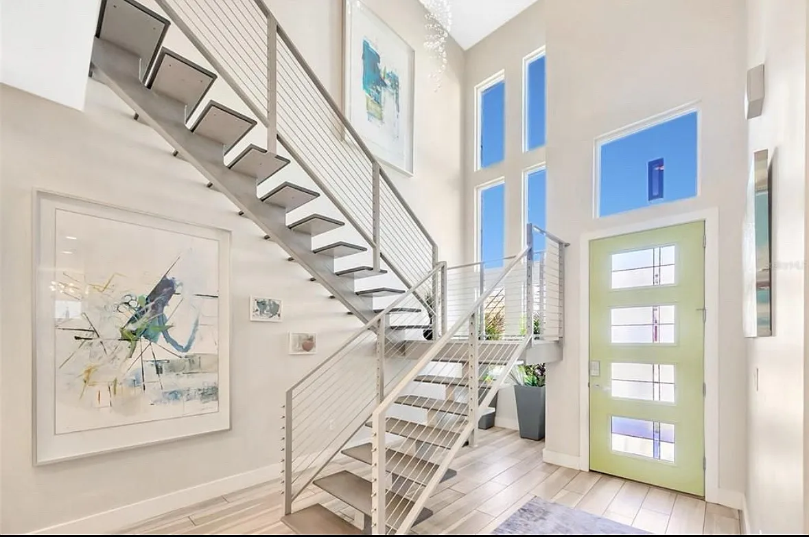 2706 W Trilby Ave — Photo 2