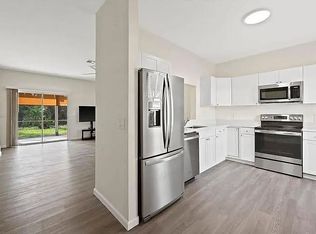 6095 Lake Front Dr, Fort Myers, FL 33908