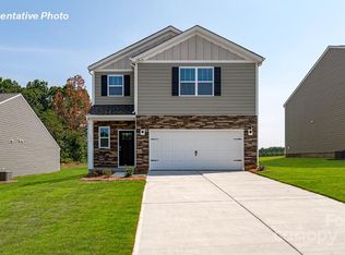 1350 37th Avenue Ln NE, Hickory, NC 28601