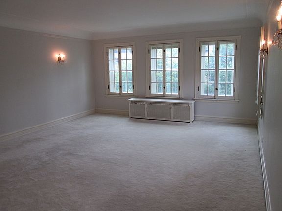 2nd image of 1131 Bonnie Brae Pl