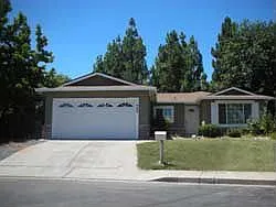 960 Terry Ct photo 1