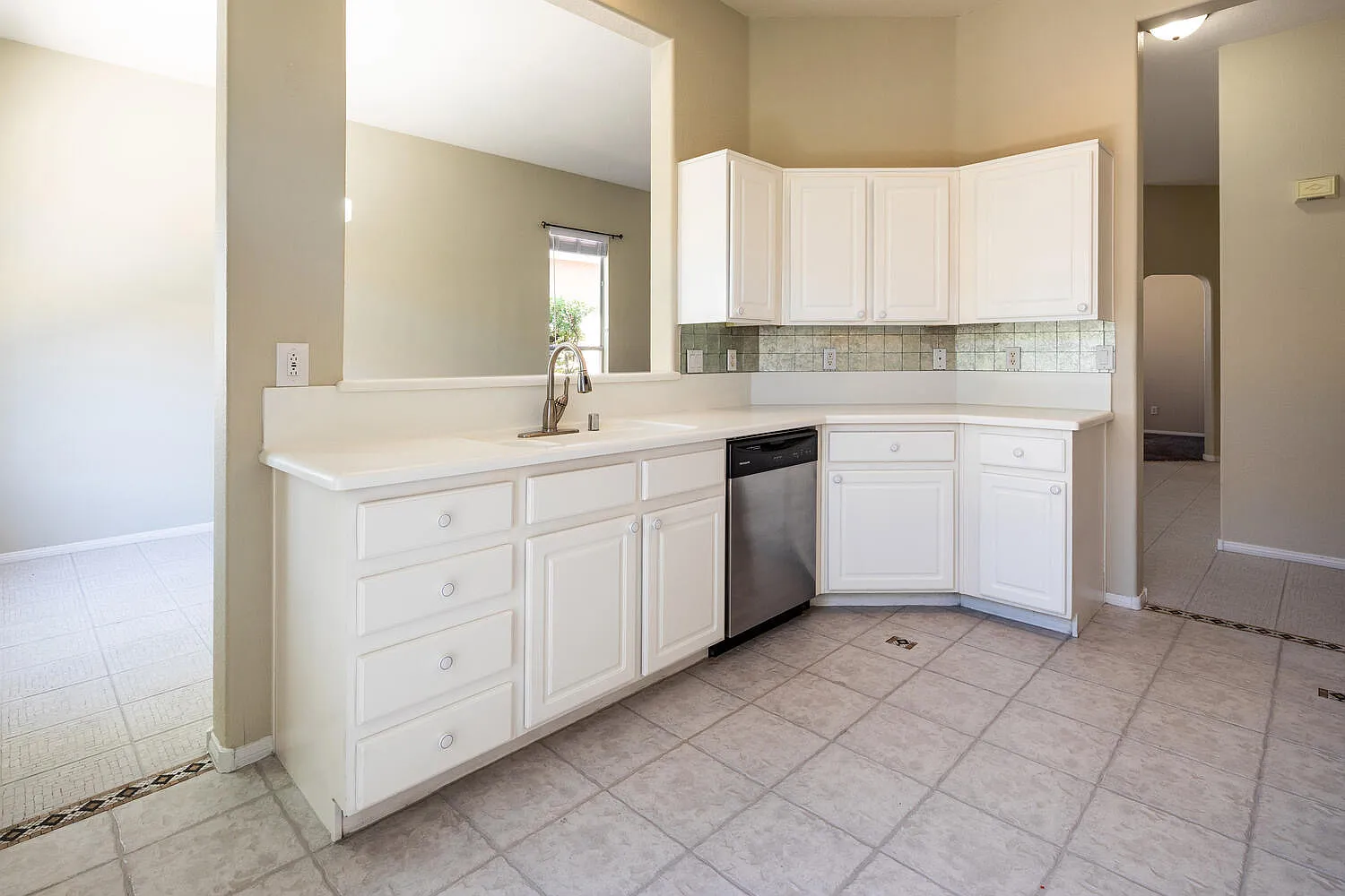 2 bed, 1500 sqft, $2,250 — Photo 4
