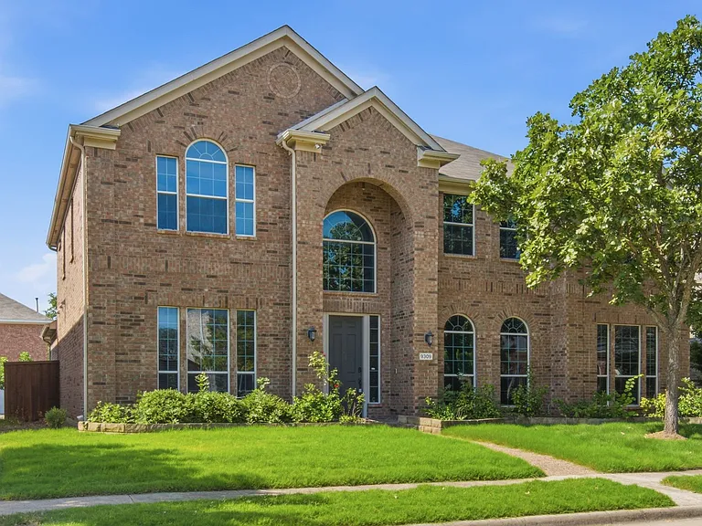 9309 Stonewood Dr — Photo 2