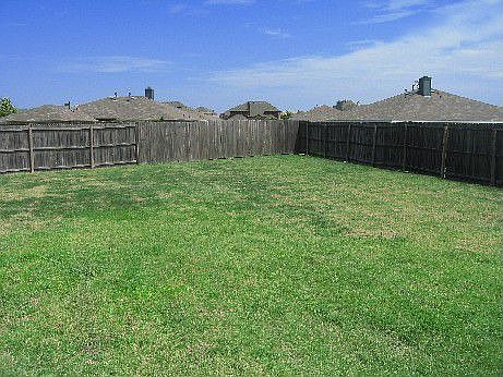 Large backyard is perfect for anything 972-403-1788