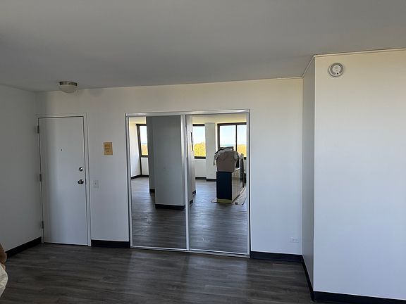 3rd image of 4850 S Lake Park Ave APT 908
