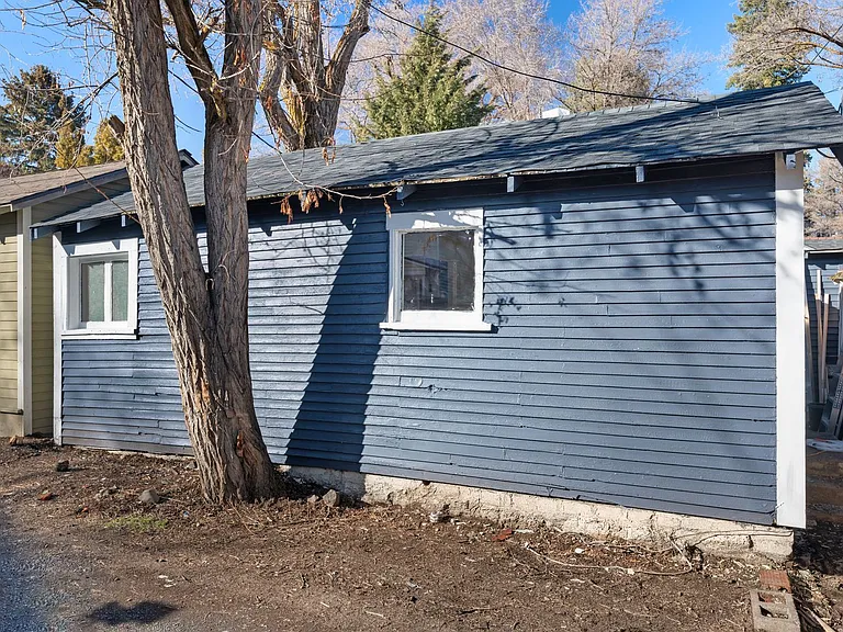 727 NW Georgia Ave — Photo 17