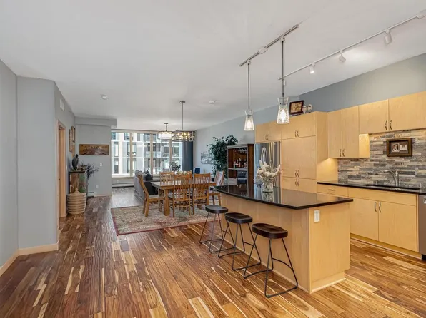 215 10th Ave S Unit 320, Minneapolis, MN 55415
