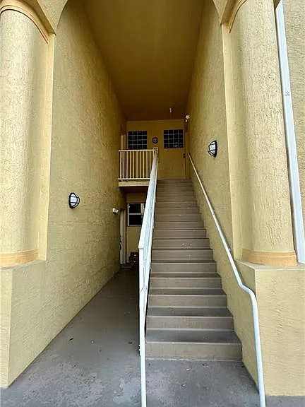 4299 Bellasol Cir #2621 — Photo 3
