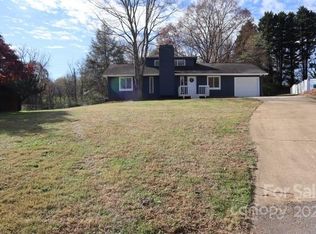 1823 Kincaid Ct, Hickory, NC 28602