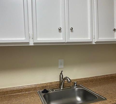 5th image of 743 El Camino Real APT 5