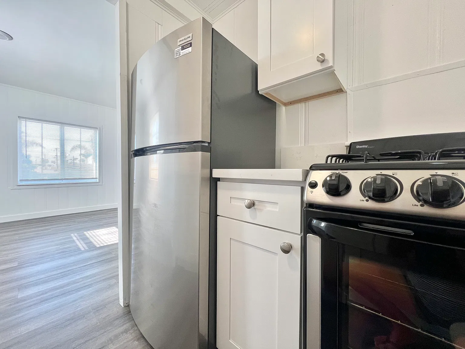 1 bed, 410 sqft, $2,000 — Photo 3