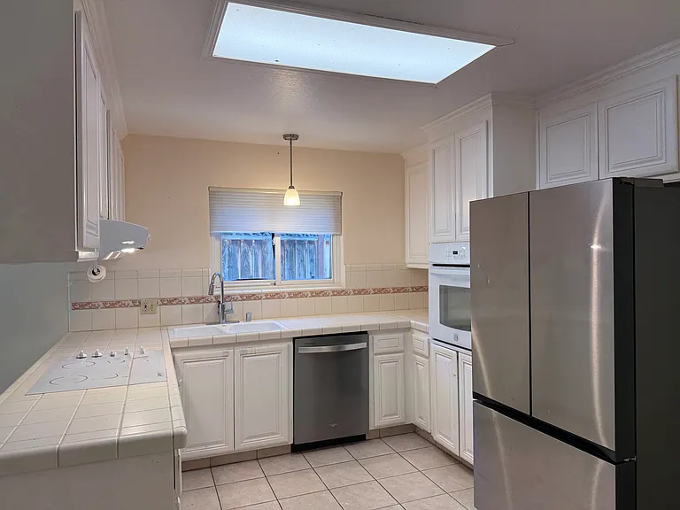 6310 Lillian Way — Photo 2