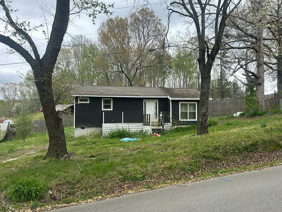 1st image of 493 Akins Rd
