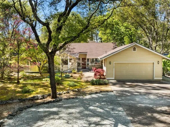 11384 Bobcat Ct, Penn Valley, CA 95946