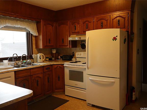 2nd image of 105 Magnan STREET