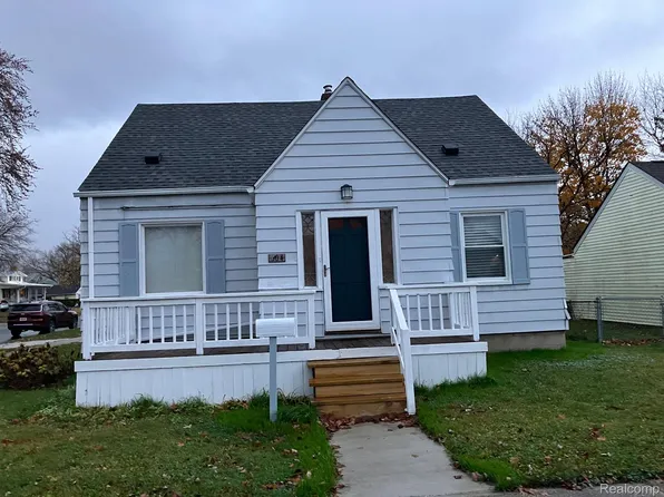 304 16th St, Port Huron, MI 48060