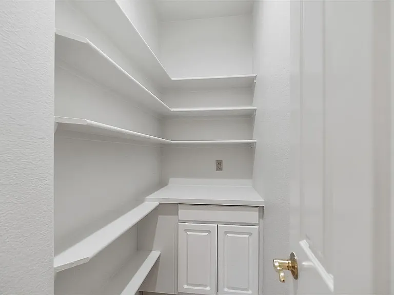 8 Orchard Ln — Photo 13
