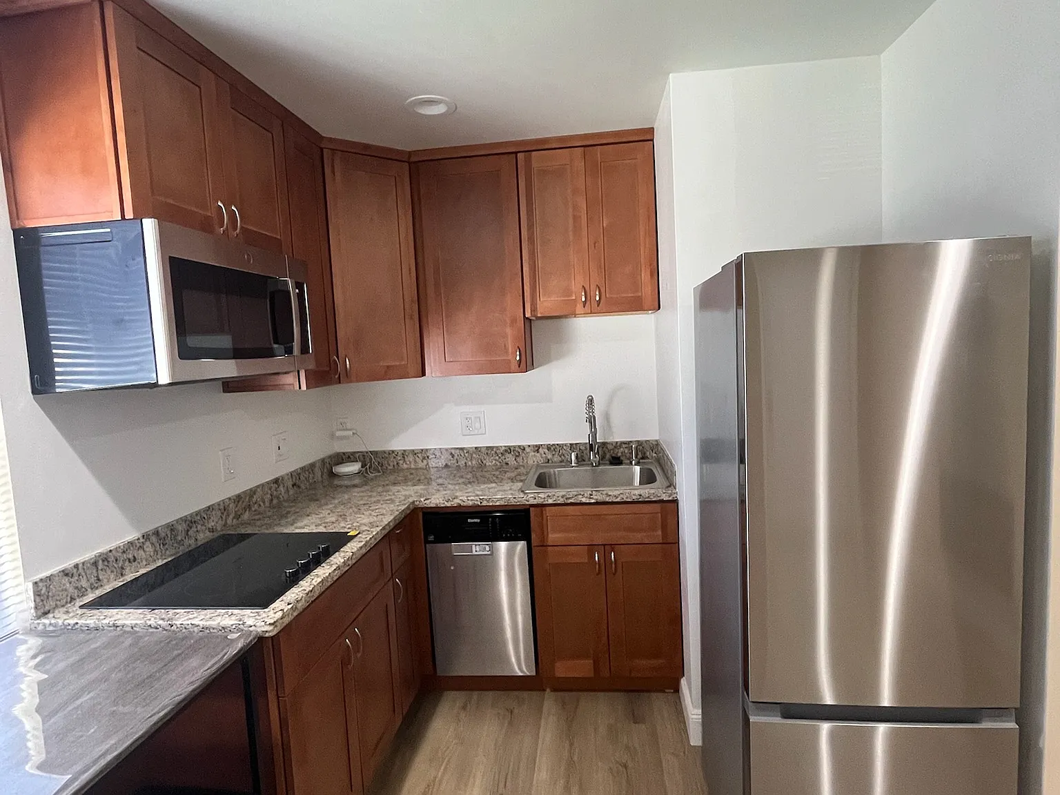 324 Nassau Ln — Photo 3