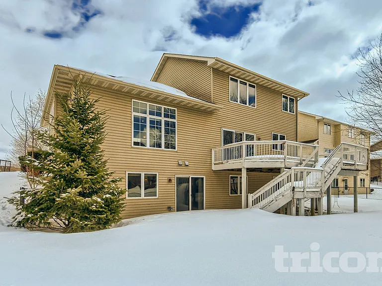 2056 Staghorn Dr — Photo 33