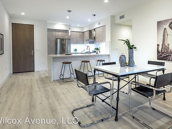 5th image of 905 Wilcox Ave APT 205