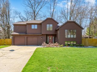 5445 Stoney Brook Rd, Kalamazoo, MI 49009
