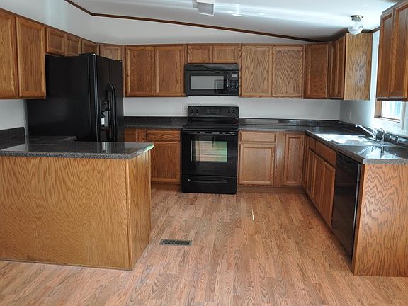 3rd image of 14 Gun Hill Ln