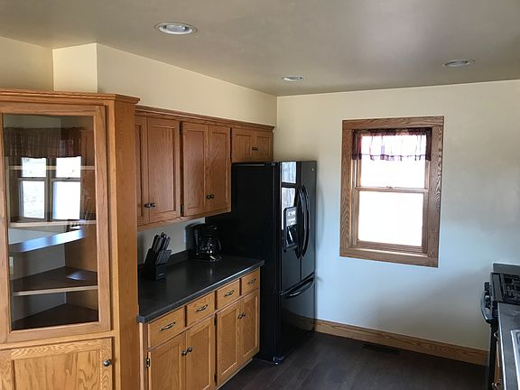 Lots of kitchen storage