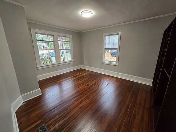 5th image of 300 W Kingston Ave #1