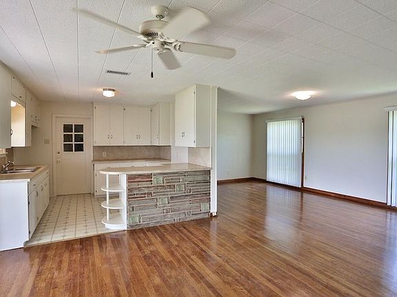 4th image of 4202 S 7th St