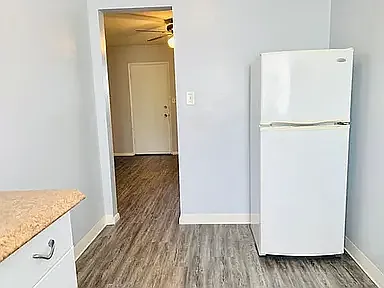 1527 Linwood St #2 — Photo 5