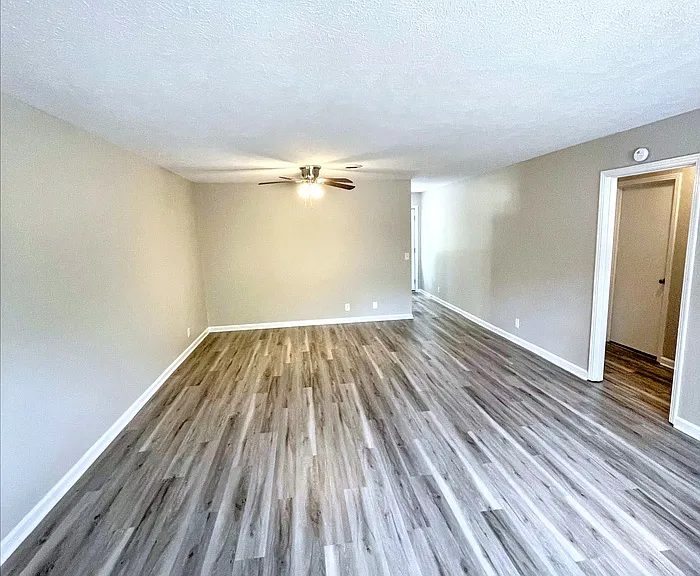 483 Ellenwood Dr — Photo 9