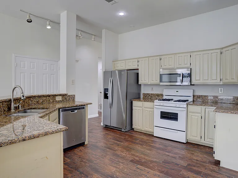 1821 Chattham Ct — Photo 19
