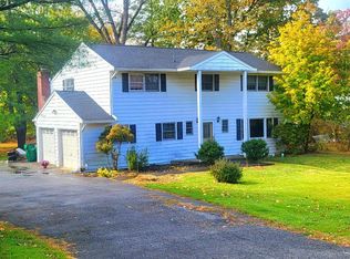 3 Manor Drive W, Poughkeepsie, NY 12603